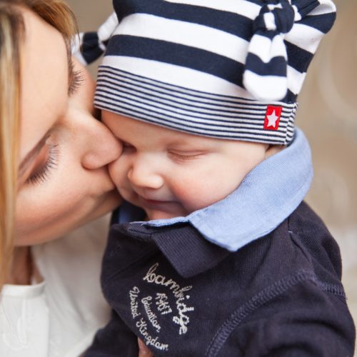 baby-baby-with-mom-mother-kiss-tenderness-67663 baby-baby-with-mom-mother-kiss-tenderness-67663